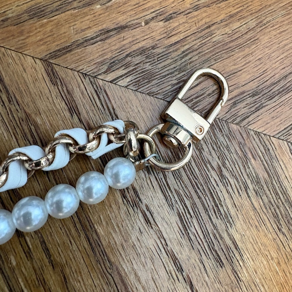 Pearl and Leather Wristlet Strap/Bag Charm - Picture 3 of 3
